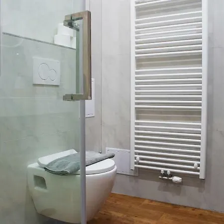 Premyslovska - 2 Bathrooms